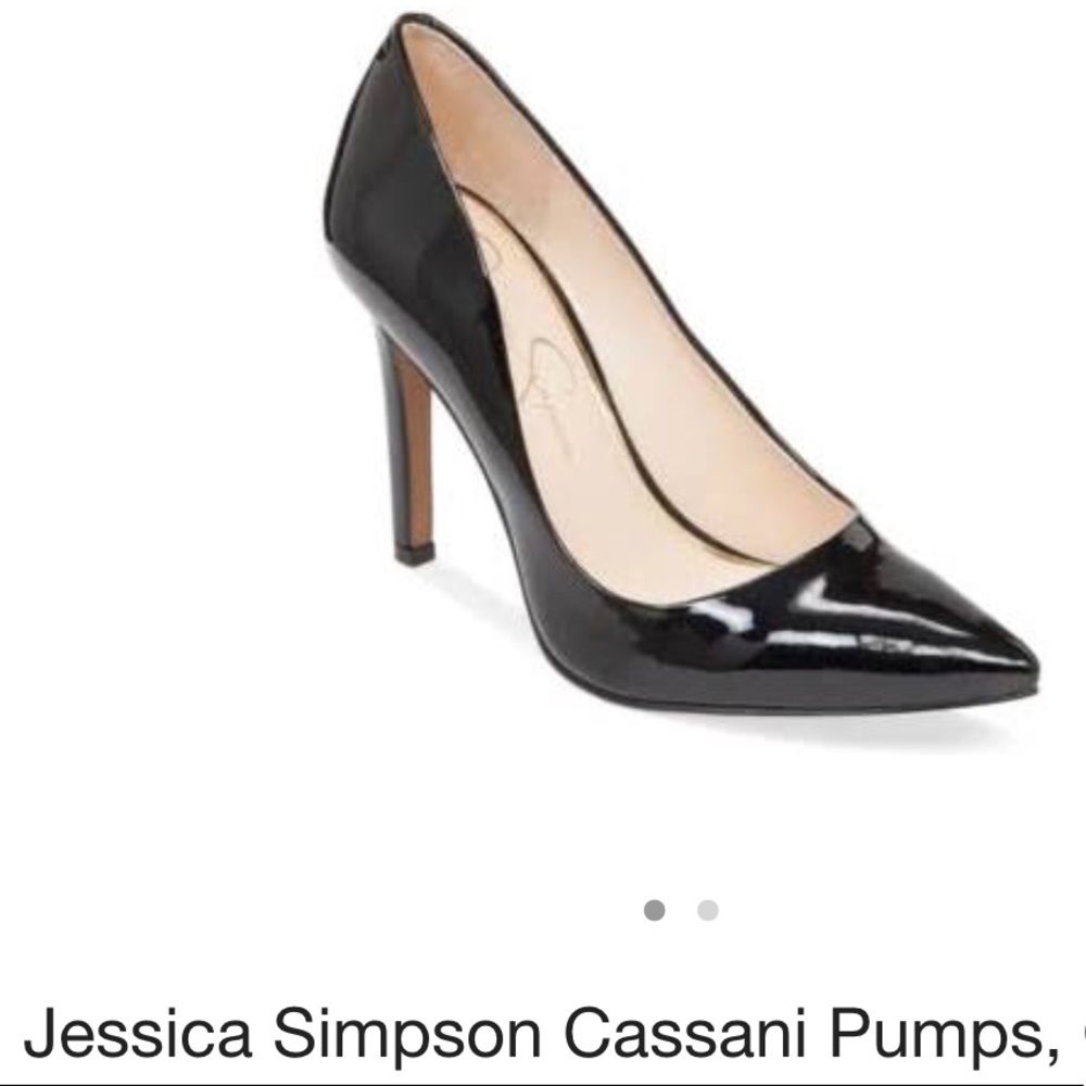 Jessica Simpson
Cassani Pumps black paten leather